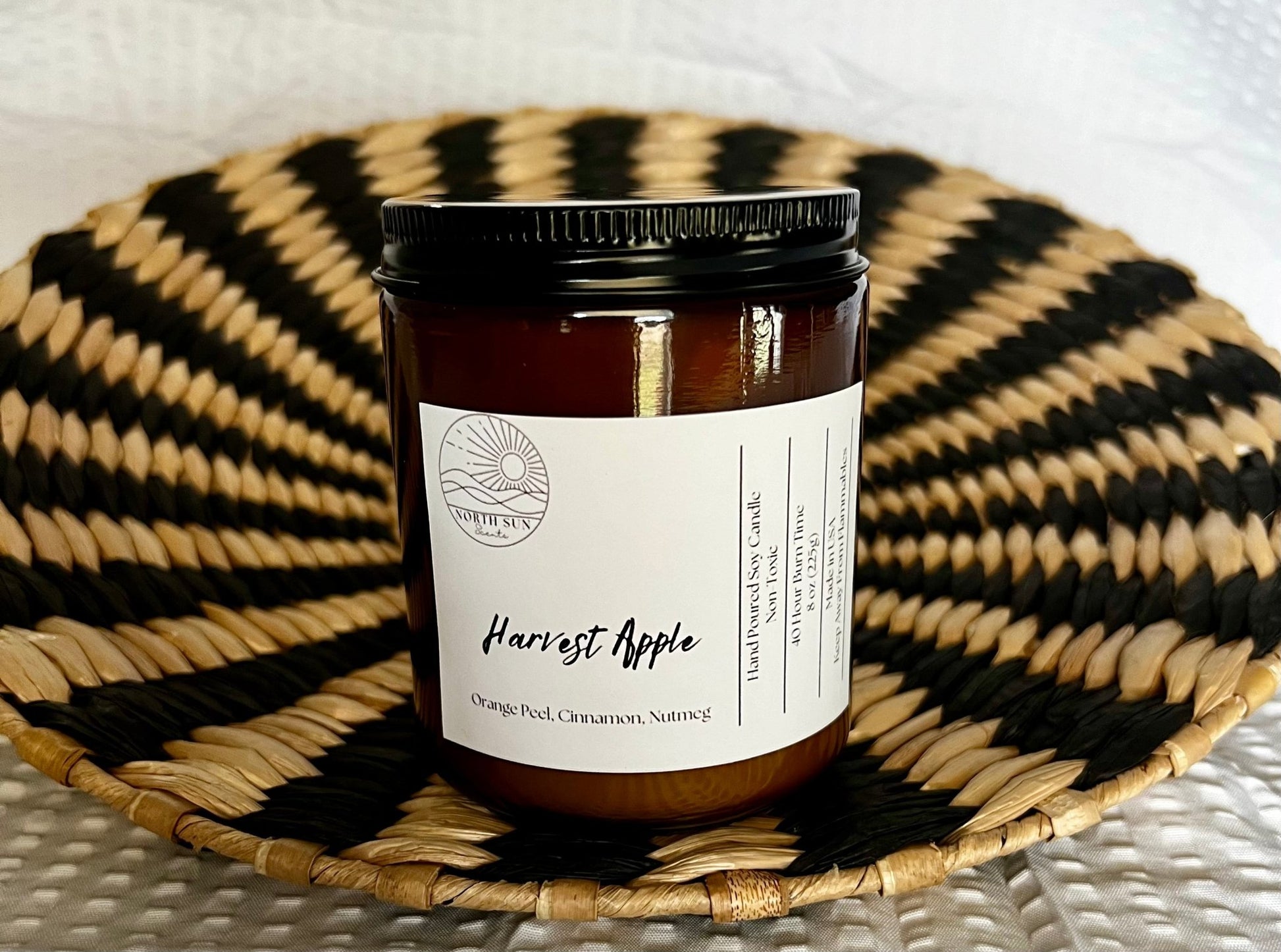 Harvest Apple Candle – Handcrafted, Warm and Spicy Autumn Aroma - North Sun Scents